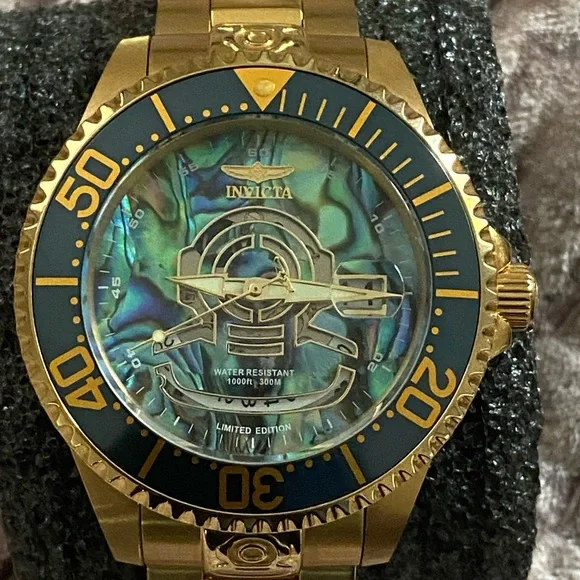 Invicta Gold Watch with Ocean Blue Face - Picture 4 of 9